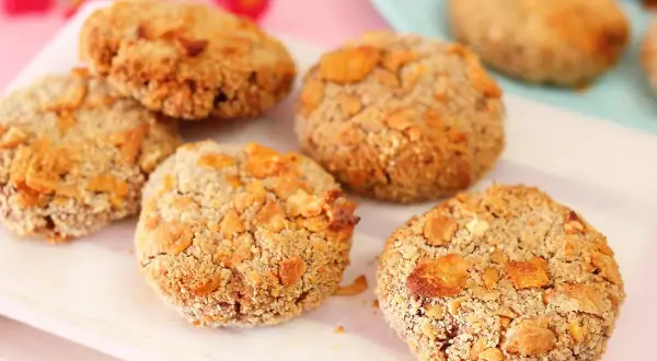 Deliziose polpette di fagioli dorate e croccanti, perfette per un antipasto o un secondo vegetariano.