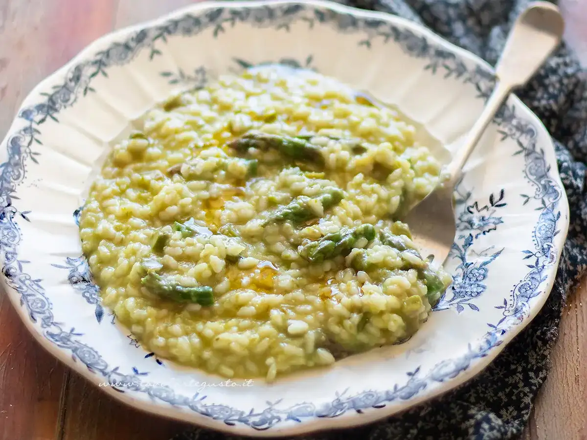Risotto con asparagi cremoso e all’onda, tutti i trucchi