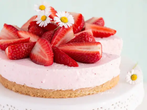 Cheesecake alle fragole perfetta - Fredda o cotta?